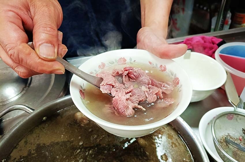 【台南美食】『西羅殿牛肉湯』近台南轉運站/台南人的早餐/米其 【台南美食】『西羅殿牛肉湯』近台南轉運站/台南人的早餐/米其
