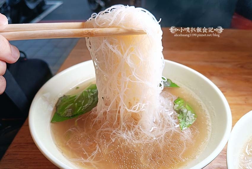 【永和美食】『權仔鴨肉冬粉』永和在地古早味小吃/老饕吃法鴨肉 【永和美食】『權仔鴨肉冬粉』永和在地古早味小吃/老饕吃法鴨肉