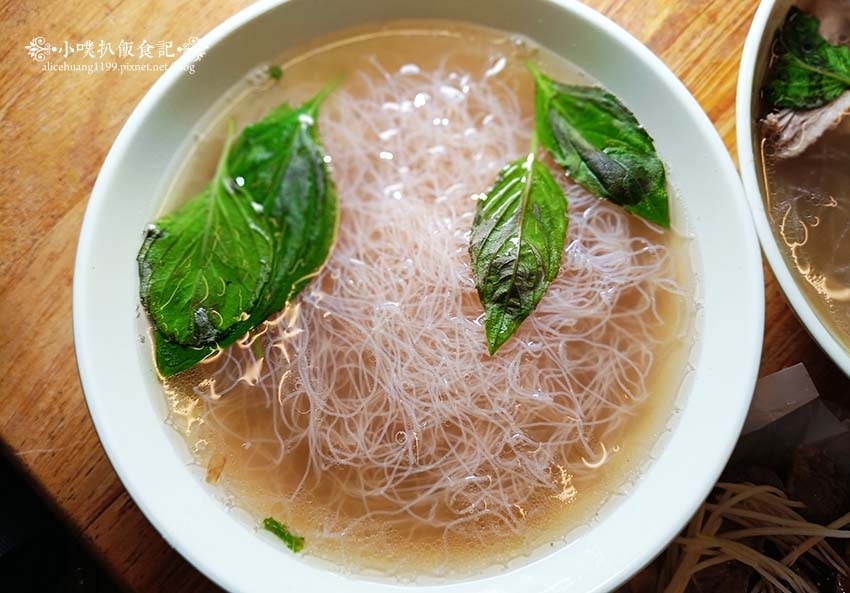 【永和美食】『權仔鴨肉冬粉』永和在地古早味小吃/老饕吃法鴨肉 【永和美食】『權仔鴨肉冬粉』永和在地古早味小吃/老饕吃法鴨肉