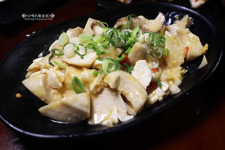 【士林夜市美食】『雞老闆桶仔雞士林夜市店』近劍潭站/壽星及消 【士林夜市美食】『雞老闆桶仔雞士林夜市店』近劍潭站/壽星及消