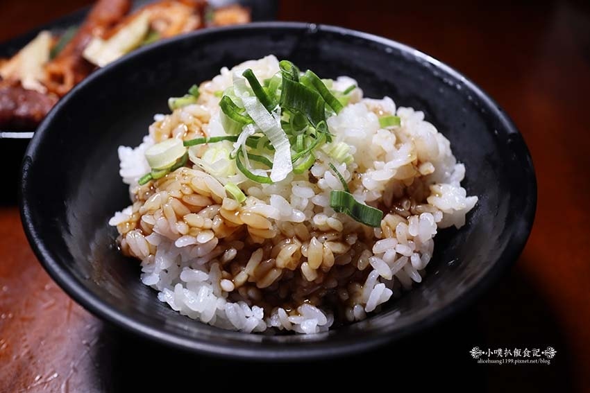 【士林夜市美食】『雞老闆桶仔雞士林夜市店』近劍潭站/壽星及消 【士林夜市美食】『雞老闆桶仔雞士林夜市店』近劍潭站/壽星及消