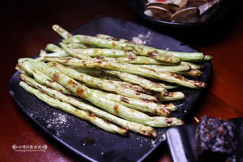 【士林夜市美食】『雞老闆桶仔雞士林夜市店』近劍潭站/壽星及消 【士林夜市美食】『雞老闆桶仔雞士林夜市店』近劍潭站/壽星及消