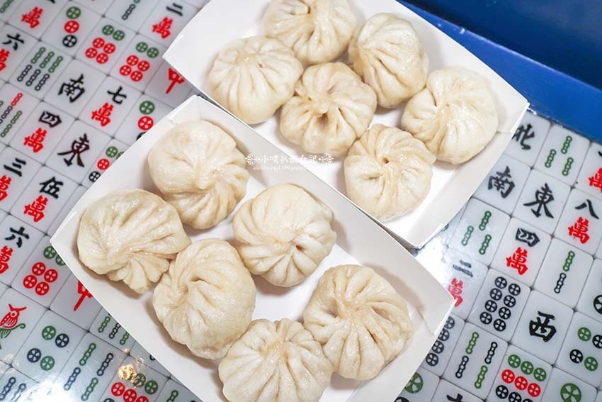 【永和小籠包】『籠飽包手作小籠包』樂華夜市美食必吃/現點現包 【永和小籠包】『籠飽包手作小籠包』樂華夜市美食必吃/現點現包