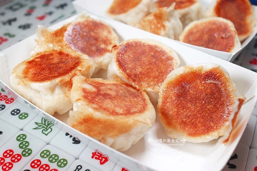 【永和小籠包】『籠飽包手作小籠包』樂華夜市美食必吃/現點現包 【永和小籠包】『籠飽包手作小籠包』樂華夜市美食必吃/現點現包