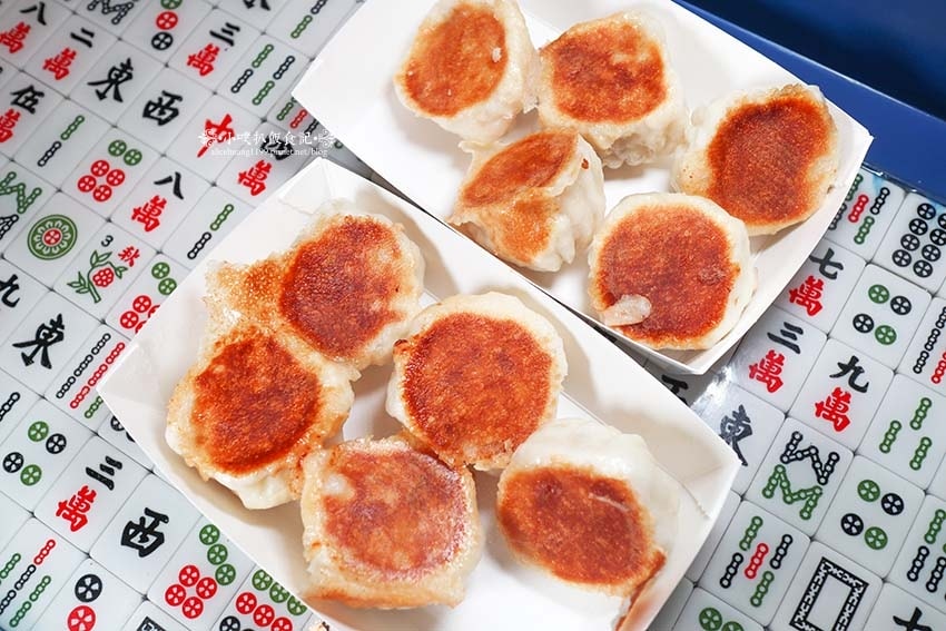 【永和小籠包】『籠飽包手作小籠包』樂華夜市美食必吃/現點現包 【永和小籠包】『籠飽包手作小籠包』樂華夜市美食必吃/現點現包