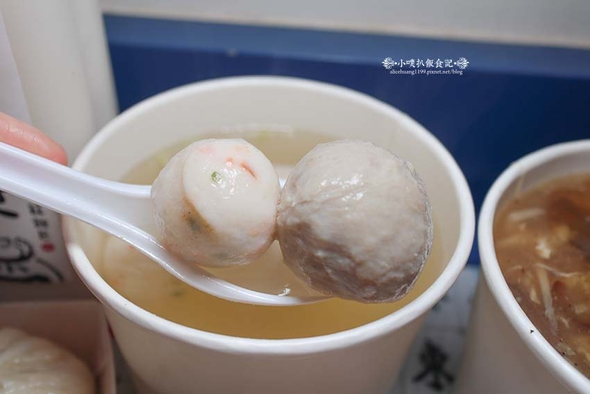 【永和小籠包】『籠飽包手作小籠包』樂華夜市美食必吃/現點現包 【永和小籠包】『籠飽包手作小籠包』樂華夜市美食必吃/現點現包