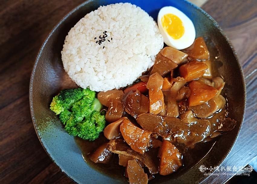 【新竹美食】『inBush-Bar,Cafe,Flower』 【新竹美食】『inBush-Bar,Cafe,Flower』