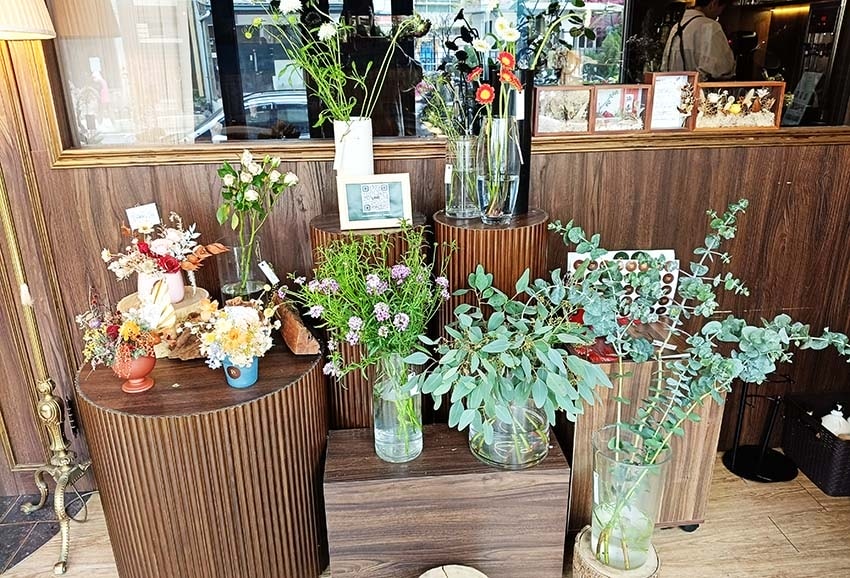 【新竹美食】『inBush-Bar,Cafe,Flower』 【新竹美食】『inBush-Bar,Cafe,Flower』