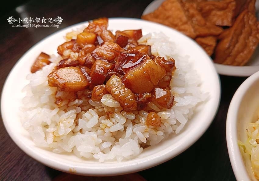 【中和美食】『洪家原汁排骨湯』萬華艋舺姊妹店/手掌大排骨,香 【中和美食】『洪家原汁排骨湯』萬華艋舺姊妹店/手掌大排骨,香