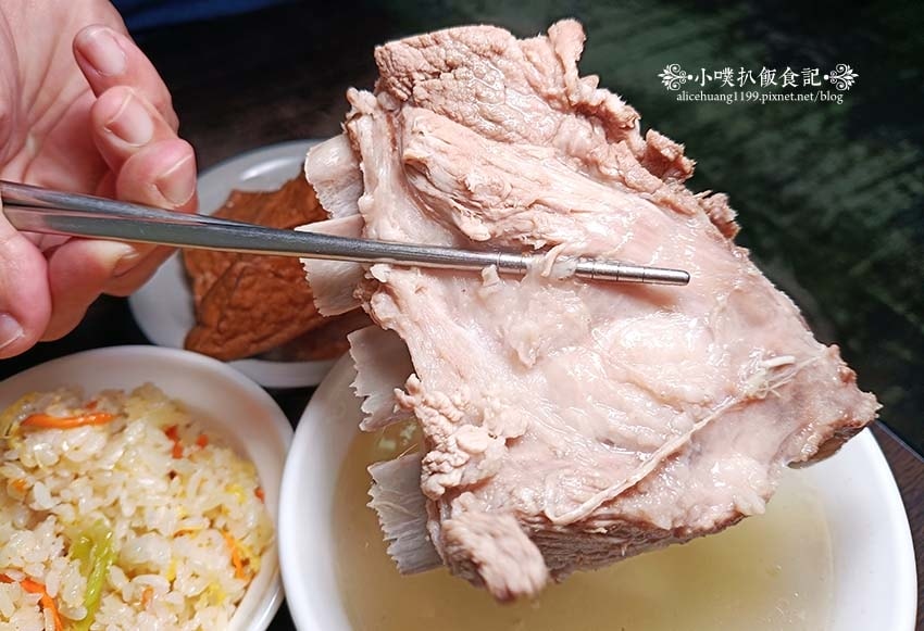 【中和美食】『洪家原汁排骨湯』萬華艋舺姊妹店/手掌大排骨,香 【中和美食】『洪家原汁排骨湯』萬華艋舺姊妹店/手掌大排骨,香