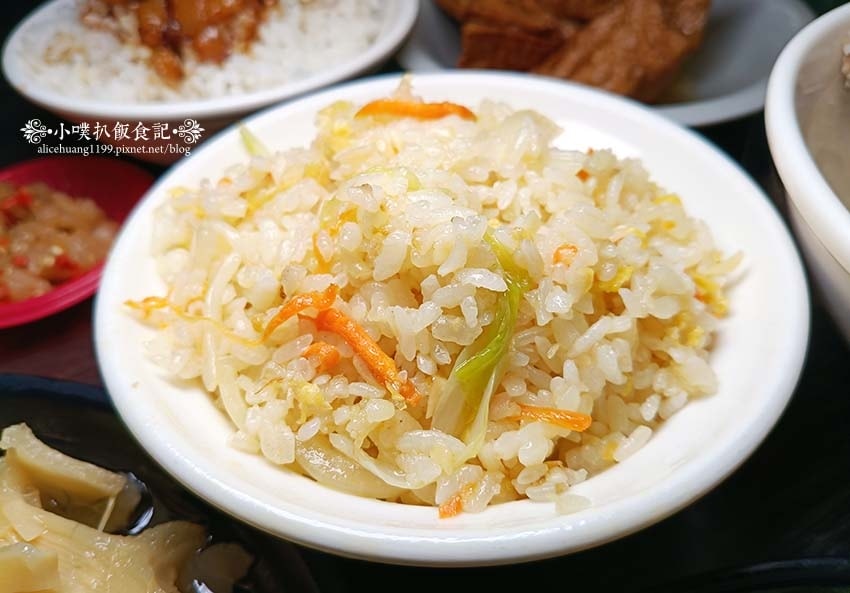 【中和美食】『洪家原汁排骨湯』萬華艋舺姊妹店/手掌大排骨,香 【中和美食】『洪家原汁排骨湯』萬華艋舺姊妹店/手掌大排骨,香