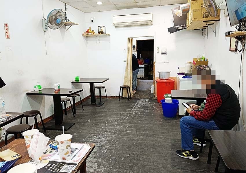 【中和美食】『洪家原汁排骨湯』萬華艋舺姊妹店/手掌大排骨,香 【中和美食】『洪家原汁排骨湯』萬華艋舺姊妹店/手掌大排骨,香