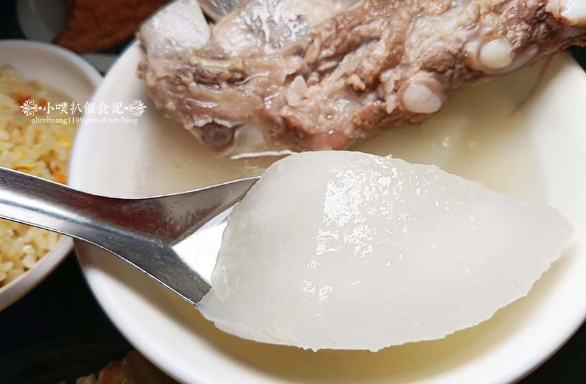 【中和美食】『洪家原汁排骨湯』萬華艋舺姊妹店/手掌大排骨,香 【中和美食】『洪家原汁排骨湯』萬華艋舺姊妹店/手掌大排骨,香