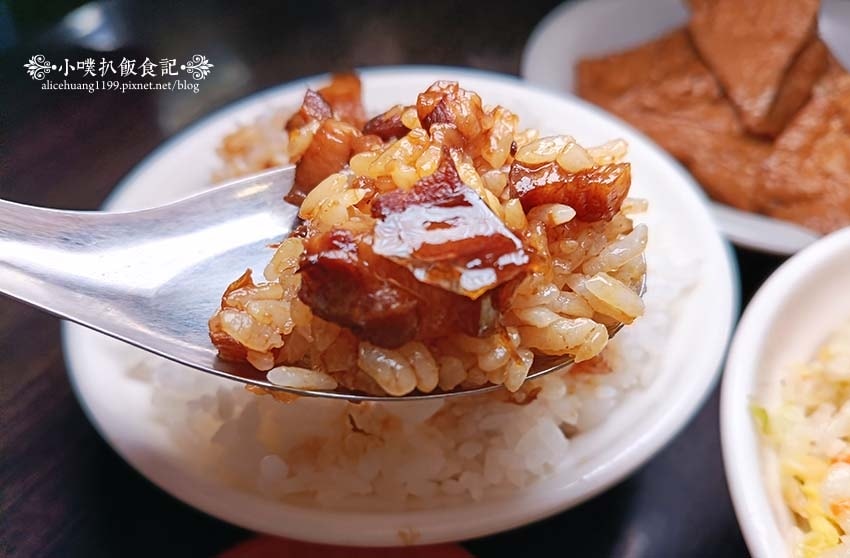 【中和美食】『洪家原汁排骨湯』萬華艋舺姊妹店/手掌大排骨,香 【中和美食】『洪家原汁排骨湯』萬華艋舺姊妹店/手掌大排骨,香