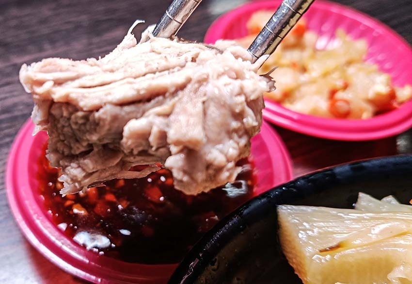 【中和美食】『洪家原汁排骨湯』萬華艋舺姊妹店/手掌大排骨,香 【中和美食】『洪家原汁排骨湯』萬華艋舺姊妹店/手掌大排骨,香