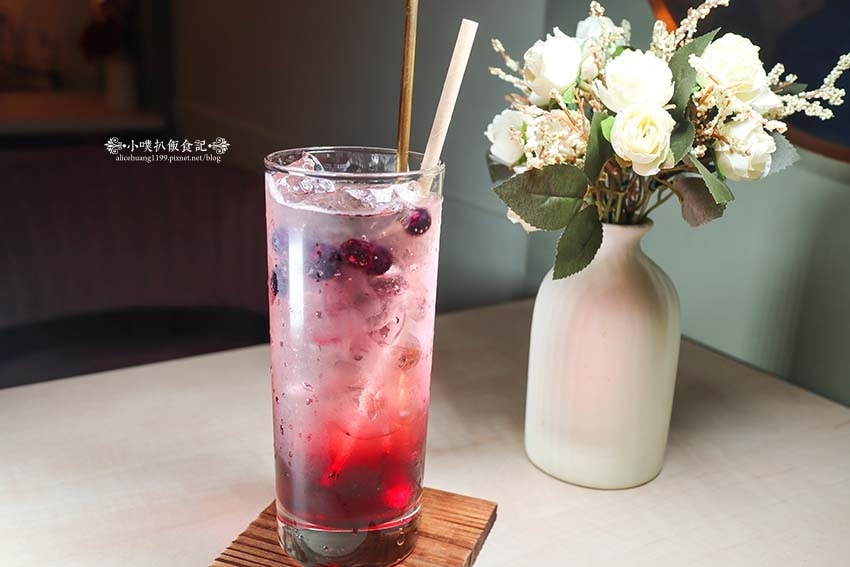 【中山不限時咖啡】『燈聚咖啡 TING ROOM CAFE』 【中山不限時咖啡】『燈聚咖啡 TING ROOM CAFE』