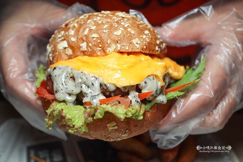 【中山不限時咖啡】『燈聚咖啡 TING ROOM CAFE』 【中山不限時咖啡】『燈聚咖啡 TING ROOM CAFE』