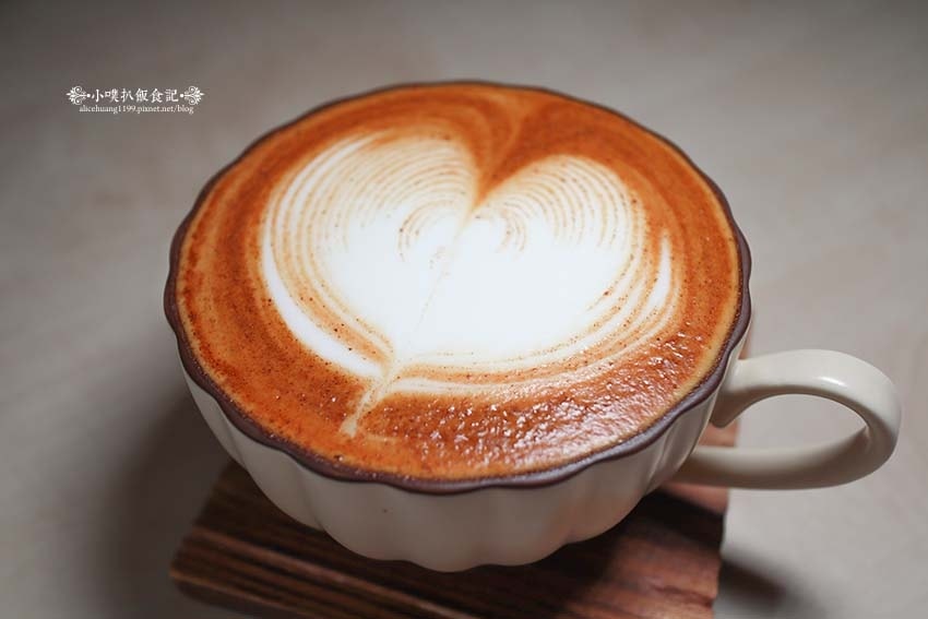 【中山不限時咖啡】『燈聚咖啡 TING ROOM CAFE』 【中山不限時咖啡】『燈聚咖啡 TING ROOM CAFE』