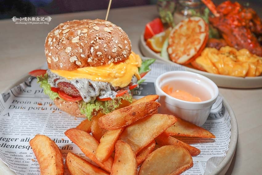 【中山不限時咖啡】『燈聚咖啡 TING ROOM CAFE』 【中山不限時咖啡】『燈聚咖啡 TING ROOM CAFE』