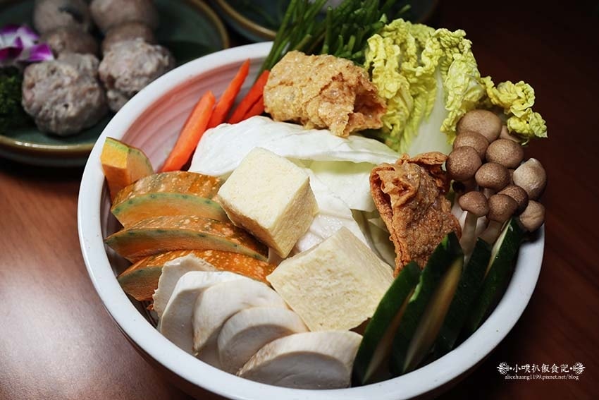 【台北美食】『梁湯火鍋』近南京復興站/正宗港式靚煲湯/明星藝 【台北美食】『梁湯火鍋』近南京復興站/正宗港式靚煲湯/明星藝