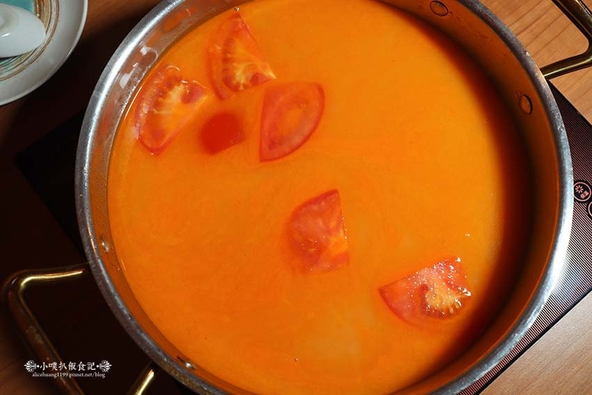 【台北美食】『梁湯火鍋』近南京復興站/正宗港式靚煲湯/明星藝 【台北美食】『梁湯火鍋』近南京復興站/正宗港式靚煲湯/明星藝