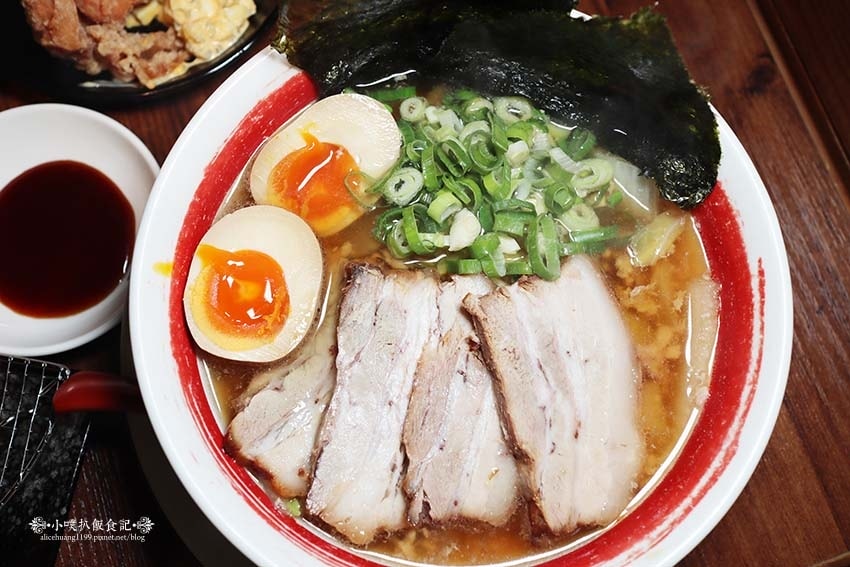 【中山區拉麵】『誠屋拉麵』近雙連站/來自日本大阪的正宗拉麵/ 【中山區拉麵】『誠屋拉麵』近雙連站/來自日本大阪的正宗拉麵/