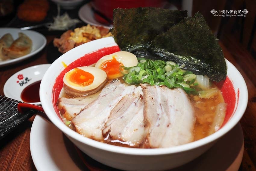 【中山區拉麵】『誠屋拉麵』近雙連站/來自日本大阪的正宗拉麵/ 【中山區拉麵】『誠屋拉麵』近雙連站/來自日本大阪的正宗拉麵/