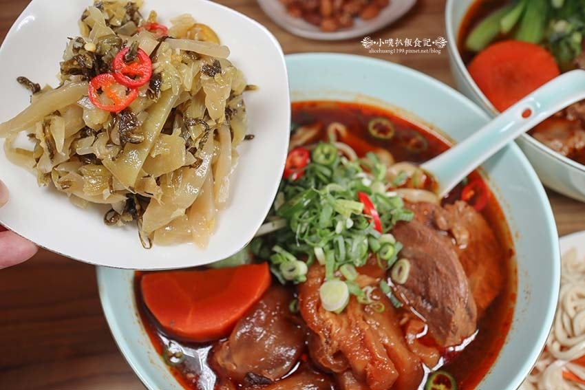 【東區牛肉麵】『地一牛肉麵』近國父紀念館站/精燉紅燒、川味紅 【東區牛肉麵】『地一牛肉麵』近國父紀念館站/精燉紅燒、川味紅
