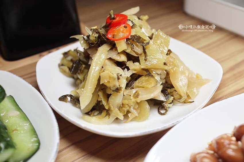 【東區牛肉麵】『地一牛肉麵』近國父紀念館站/精燉紅燒、川味紅 【東區牛肉麵】『地一牛肉麵』近國父紀念館站/精燉紅燒、川味紅