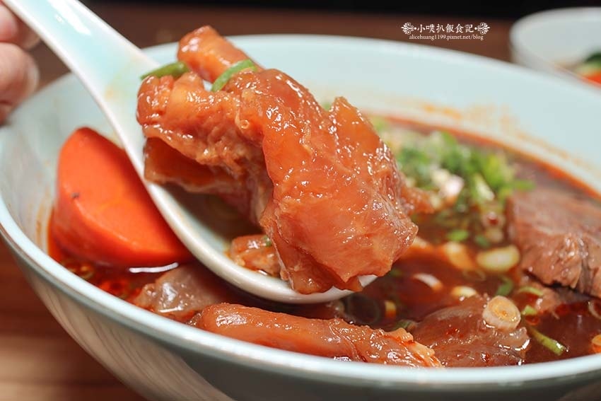【東區牛肉麵】『地一牛肉麵』近國父紀念館站/精燉紅燒、川味紅 【東區牛肉麵】『地一牛肉麵』近國父紀念館站/精燉紅燒、川味紅