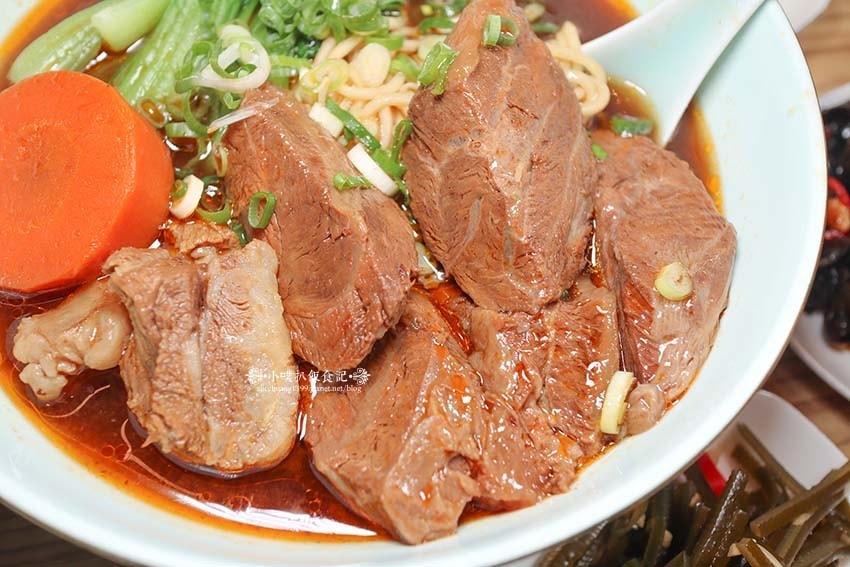 【東區牛肉麵】『地一牛肉麵』近國父紀念館站/精燉紅燒、川味紅 【東區牛肉麵】『地一牛肉麵』近國父紀念館站/精燉紅燒、川味紅