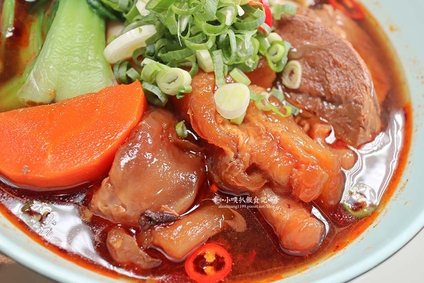 【東區牛肉麵】『地一牛肉麵』近國父紀念館站/精燉紅燒、川味紅 【東區牛肉麵】『地一牛肉麵』近國父紀念館站/精燉紅燒、川味紅