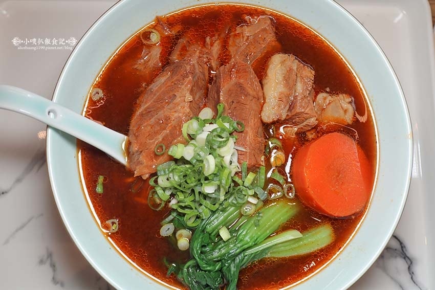【東區牛肉麵】『地一牛肉麵』近國父紀念館站/精燉紅燒、川味紅 【東區牛肉麵】『地一牛肉麵』近國父紀念館站/精燉紅燒、川味紅