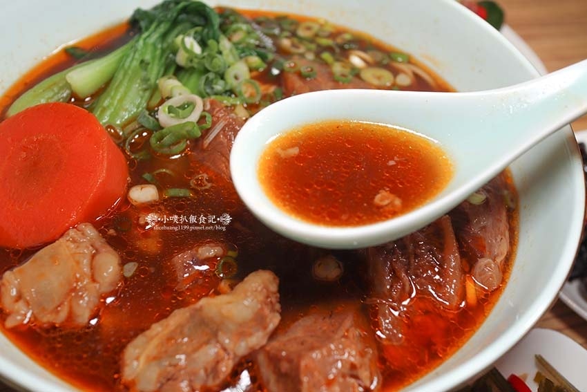 【東區牛肉麵】『地一牛肉麵』近國父紀念館站/精燉紅燒、川味紅 【東區牛肉麵】『地一牛肉麵』近國父紀念館站/精燉紅燒、川味紅