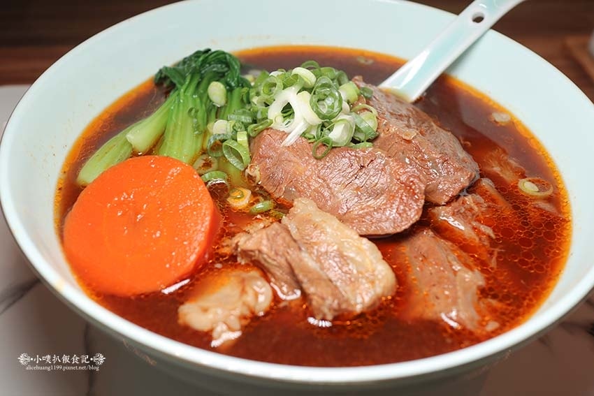 【東區牛肉麵】『地一牛肉麵』近國父紀念館站/精燉紅燒、川味紅 【東區牛肉麵】『地一牛肉麵』近國父紀念館站/精燉紅燒、川味紅