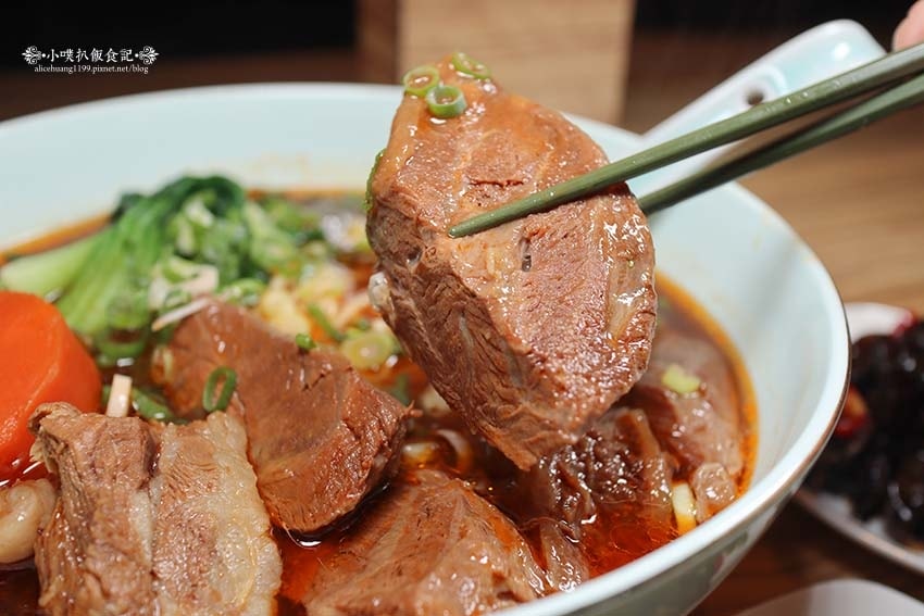 【東區牛肉麵】『地一牛肉麵』近國父紀念館站/精燉紅燒、川味紅 【東區牛肉麵】『地一牛肉麵』近國父紀念館站/精燉紅燒、川味紅