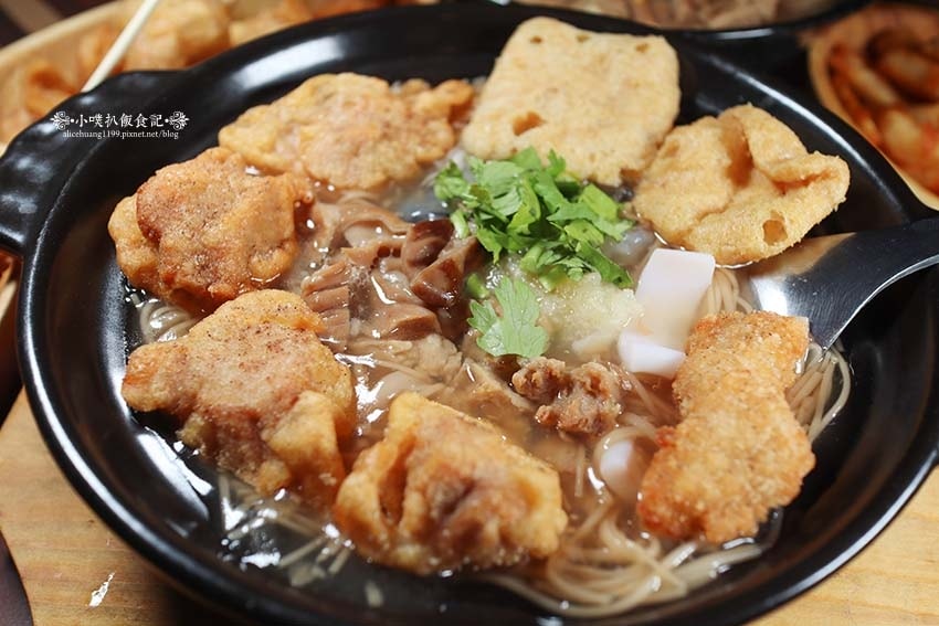 【中和美食】『賴桑透抽蚵仔麵線 中和店』近中和站/澎派浮誇麵 【中和美食】『賴桑透抽蚵仔麵線 中和店』近中和站/澎派浮誇麵