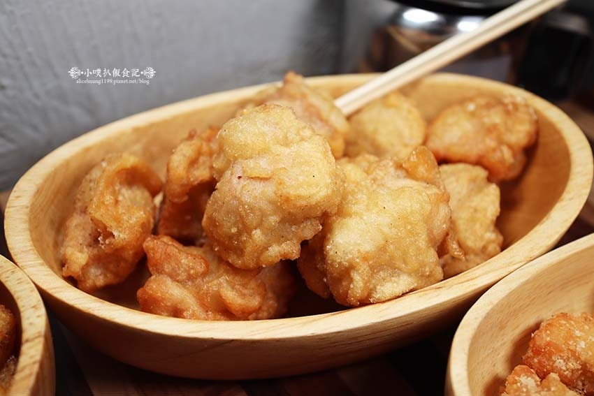 【中和美食】『賴桑透抽蚵仔麵線 中和店』近中和站/澎派浮誇麵 【中和美食】『賴桑透抽蚵仔麵線 中和店』近中和站/澎派浮誇麵