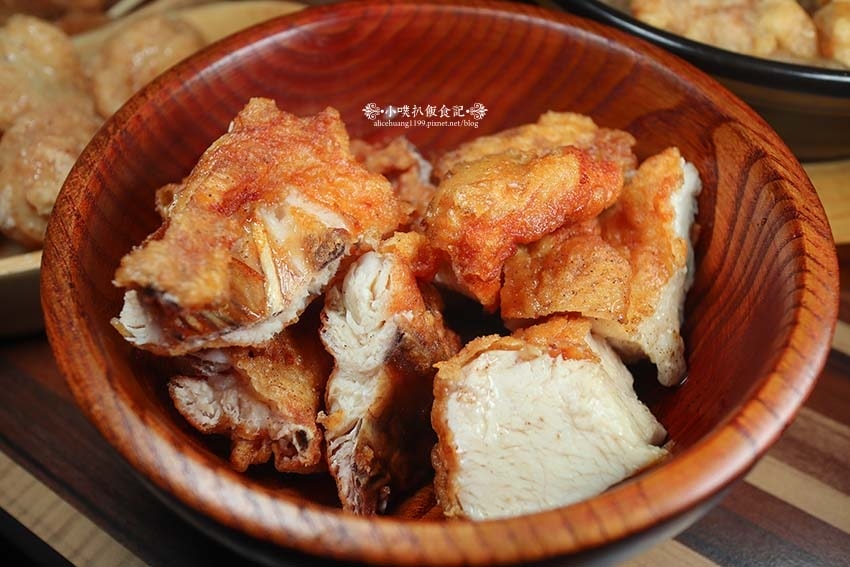 【中和美食】『賴桑透抽蚵仔麵線 中和店』近中和站/澎派浮誇麵 【中和美食】『賴桑透抽蚵仔麵線 中和店』近中和站/澎派浮誇麵