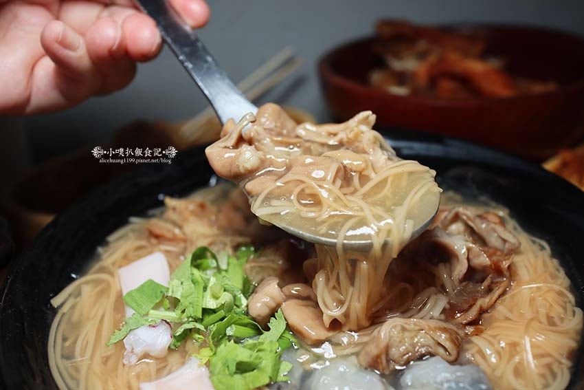 【中和美食】『賴桑透抽蚵仔麵線 中和店』近中和站/澎派浮誇麵 【中和美食】『賴桑透抽蚵仔麵線 中和店』近中和站/澎派浮誇麵