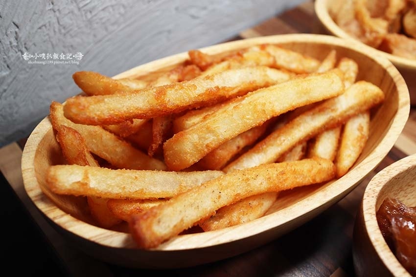 【中和美食】『賴桑透抽蚵仔麵線 中和店』近中和站/澎派浮誇麵 【中和美食】『賴桑透抽蚵仔麵線 中和店』近中和站/澎派浮誇麵