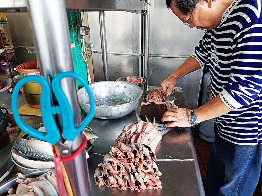 【台南美食】『阿憨鹹粥』近台南轉運站/台南在地人美食小吃早餐 【台南美食】『阿憨鹹粥』近台南轉運站/台南在地人美食小吃早餐