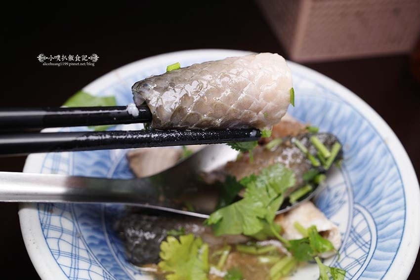 【台南美食】『阿憨鹹粥』近台南轉運站/台南在地人美食小吃早餐 【台南美食】『阿憨鹹粥』近台南轉運站/台南在地人美食小吃早餐