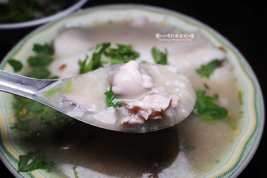 【台南美食】『阿憨鹹粥』近台南轉運站/台南在地人美食小吃早餐 【台南美食】『阿憨鹹粥』近台南轉運站/台南在地人美食小吃早餐