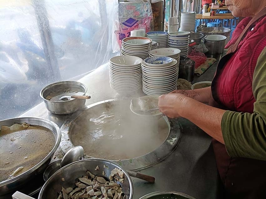 【台南美食】『阿憨鹹粥』近台南轉運站/台南在地人美食小吃早餐 【台南美食】『阿憨鹹粥』近台南轉運站/台南在地人美食小吃早餐