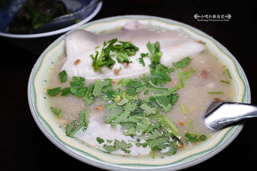 【台南美食】『阿憨鹹粥』近台南轉運站/台南在地人美食小吃早餐 【台南美食】『阿憨鹹粥』近台南轉運站/台南在地人美食小吃早餐
