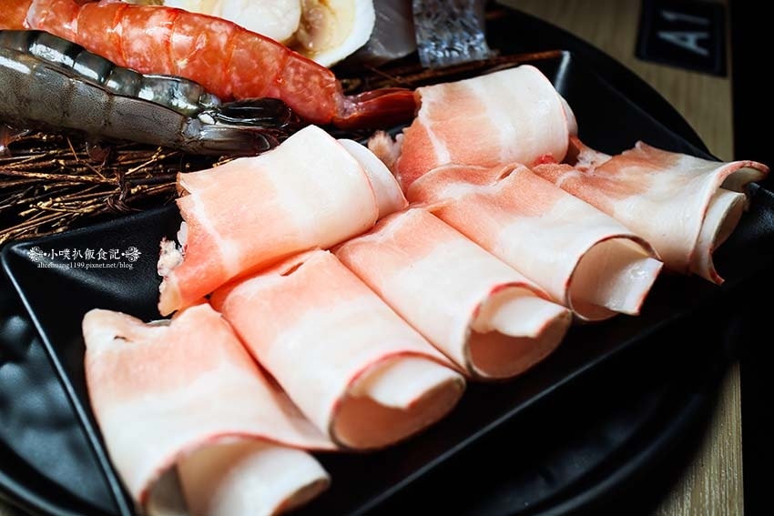 【蘆洲平價火鍋】『享初火鍋』近三民高中站/12種精心熬煮湯底 【蘆洲平價火鍋】『享初火鍋』近三民高中站/12種精心熬煮湯底