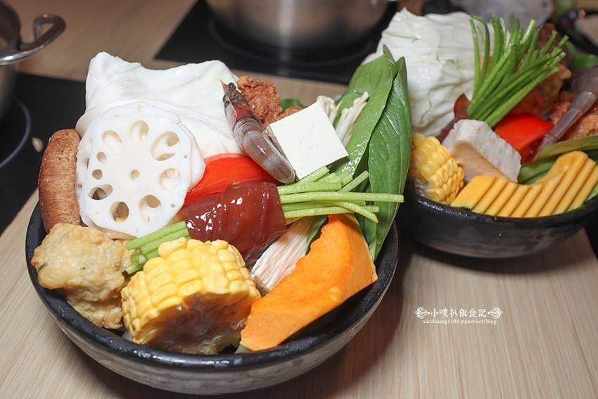 【蘆洲平價火鍋】『享初火鍋』近三民高中站/12種精心熬煮湯底 【蘆洲平價火鍋】『享初火鍋』近三民高中站/12種精心熬煮湯底