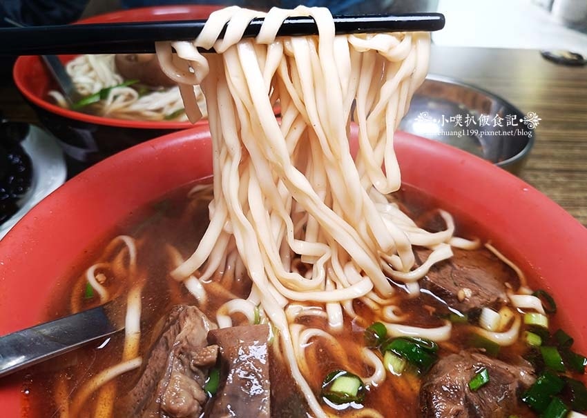 【高雄美食】『高雄手工外省麵-華榮路』近巨蛋站、瑞豐夜市/在 【高雄美食】『高雄手工外省麵-華榮路』近巨蛋站、瑞豐夜市/在