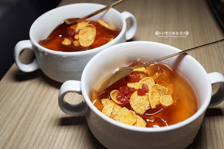 【內湖火鍋推薦】『四川龍府』近葫洲站/生日壽星幾歲就送幾隻蝦 【內湖火鍋推薦】『四川龍府』近葫洲站/生日壽星幾歲就送幾隻蝦